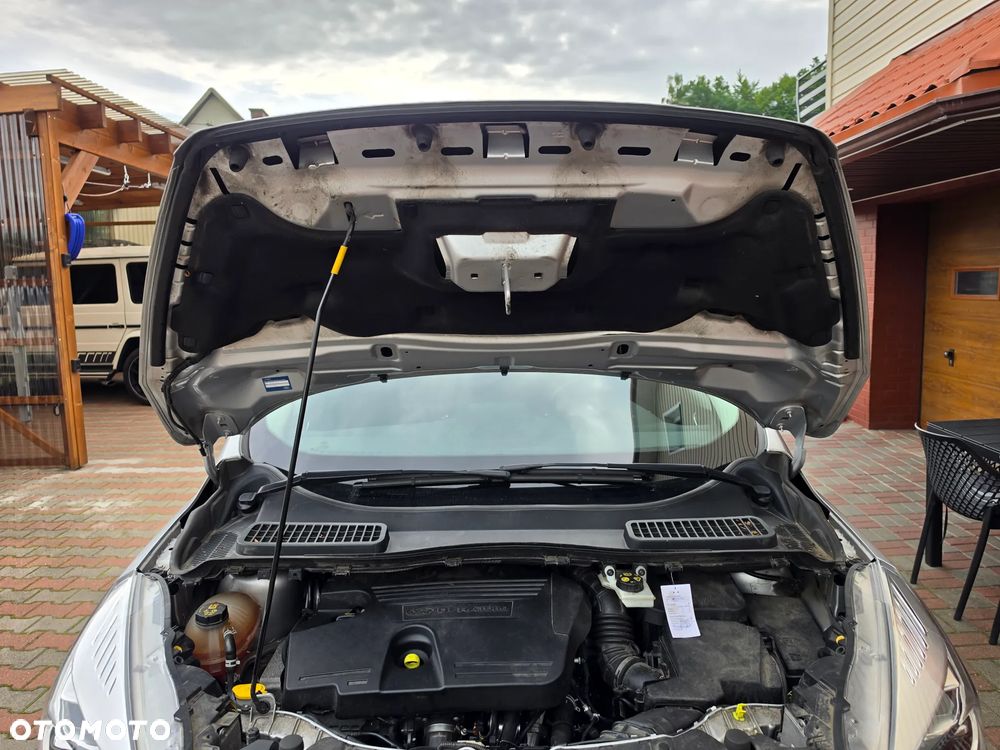Ford Kuga 2.0 TDCi 2x4 Titanium - 10