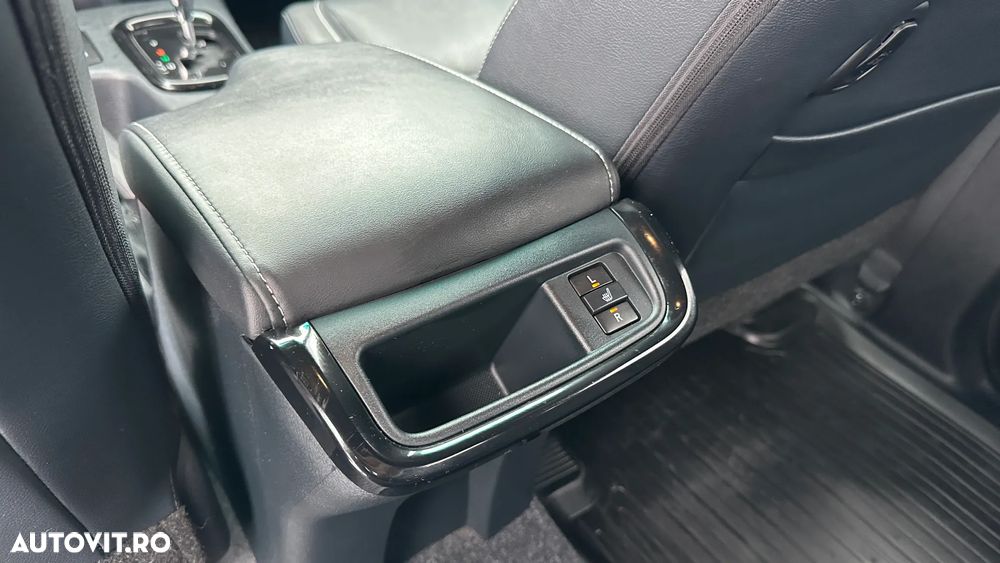 Toyota Hilux 2.8D 204CP 4x4 Double Cab AT Invincible Color Edition - 18