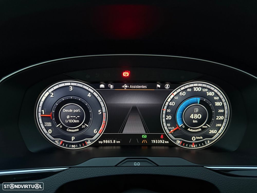 VW Passat Variant 2.0 TDI Highline DSG 4Motion - 22