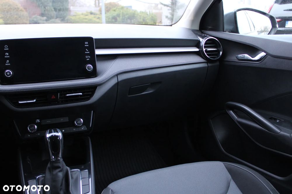 Skoda Fabia 1.0 TSI Selection DSG - 18