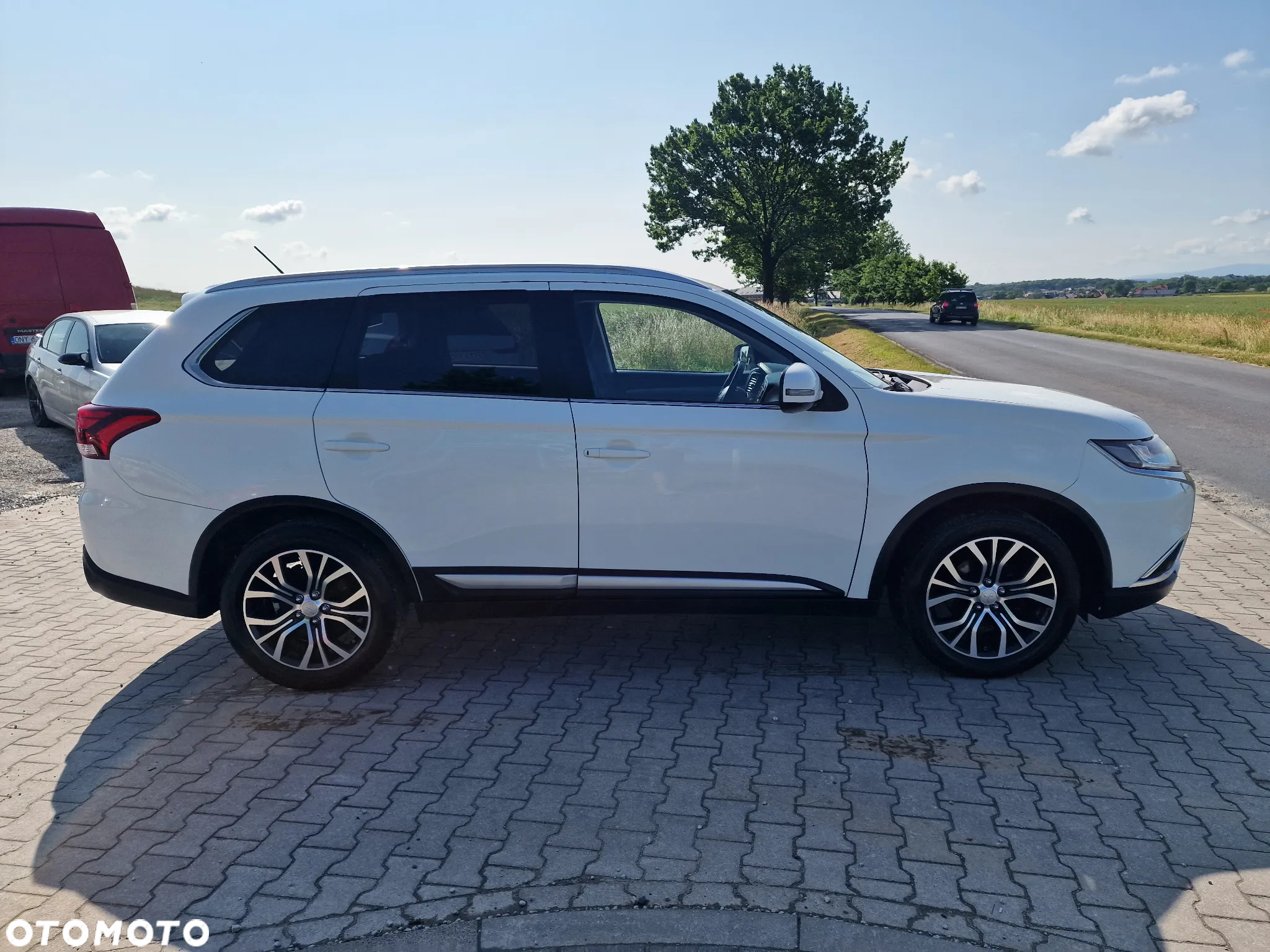Mitsubishi Outlander 2.2 DID Intense + 4WD - 8