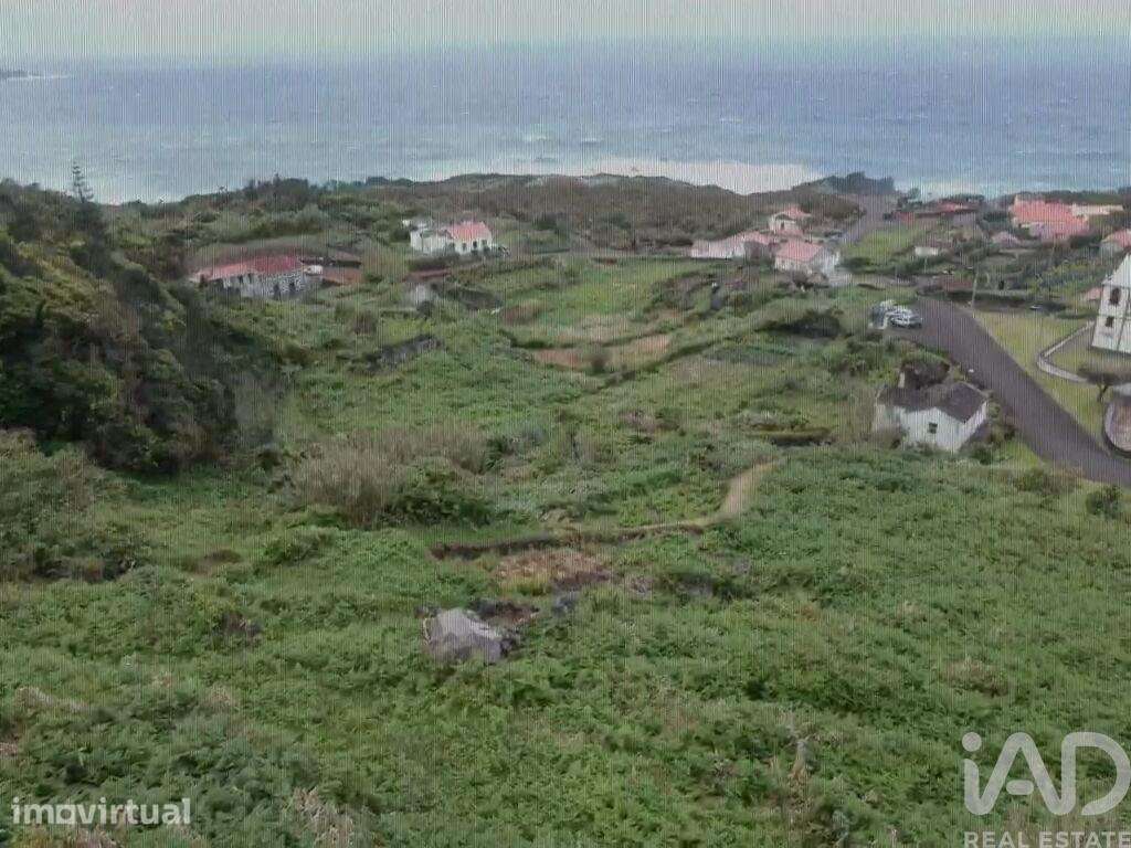 Prédio em Norte Grande de 21,42 m2 - Grande imagem: 2/8