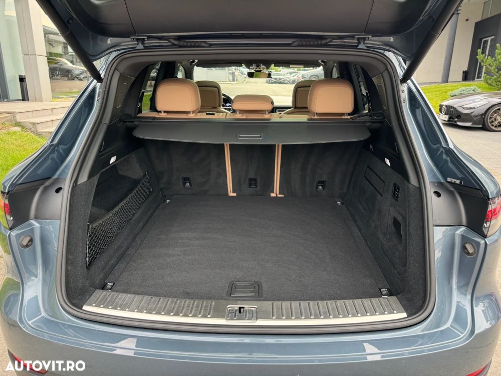 Porsche Cayenne - 36
