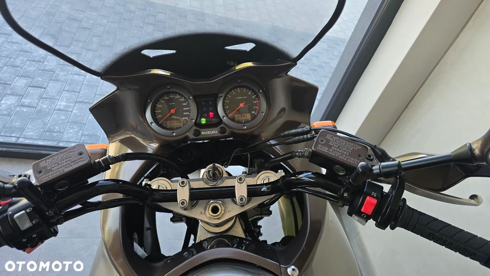 Suzuki V-STROM - 22