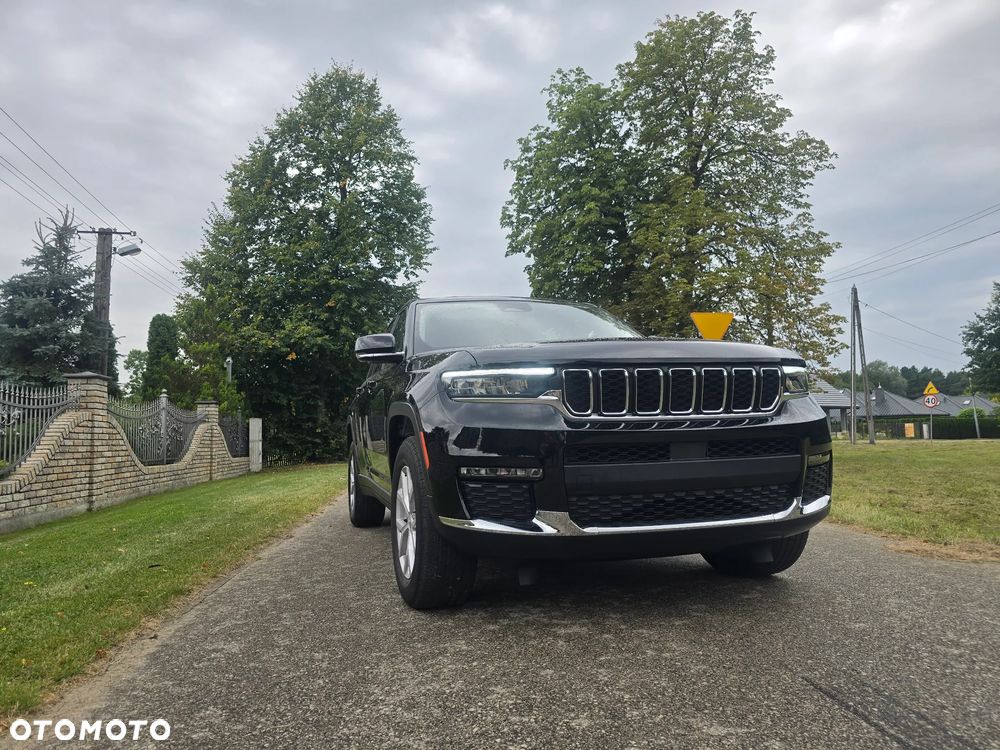 Jeep Grand Cherokee - 36