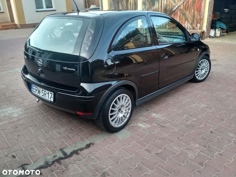 Opel Corsa 1.2 16V Edition - 2