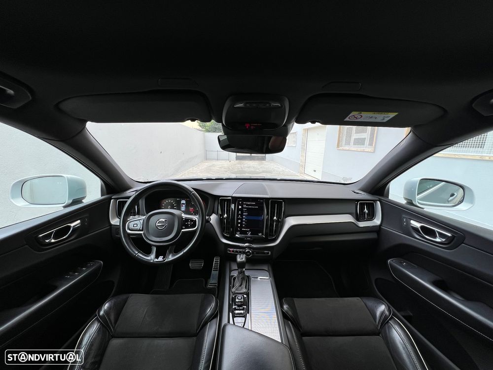 Volvo XC 60 2.0 D4 R-Design AWD Geartronic - 26