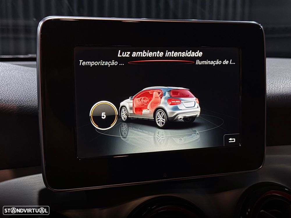 Mercedes-Benz GLA 45 AMG 4Matic Speedshift 7G-DCT - 27