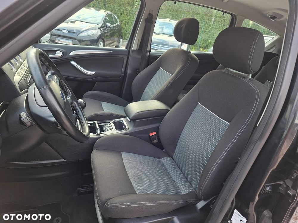 Ford S-Max - 19