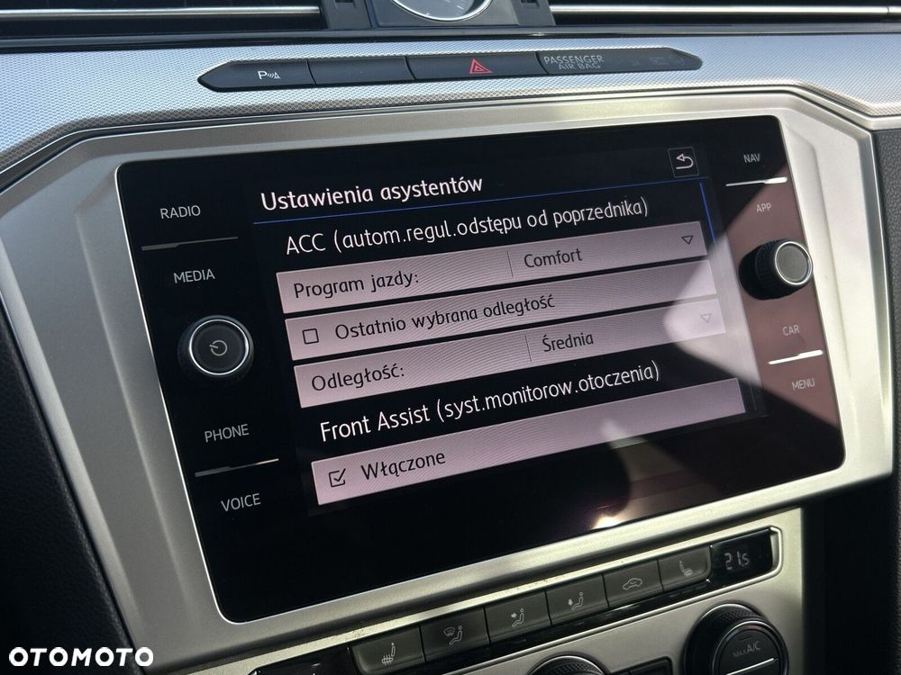 Volkswagen Passat - 21