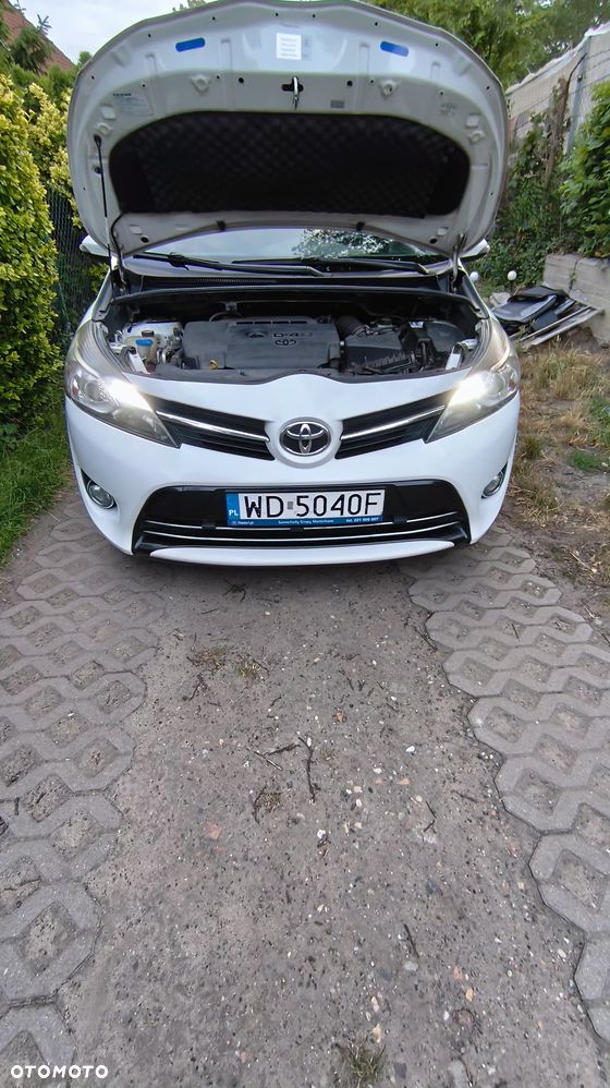 Toyota Verso 2.0 D-4D Premium - 18