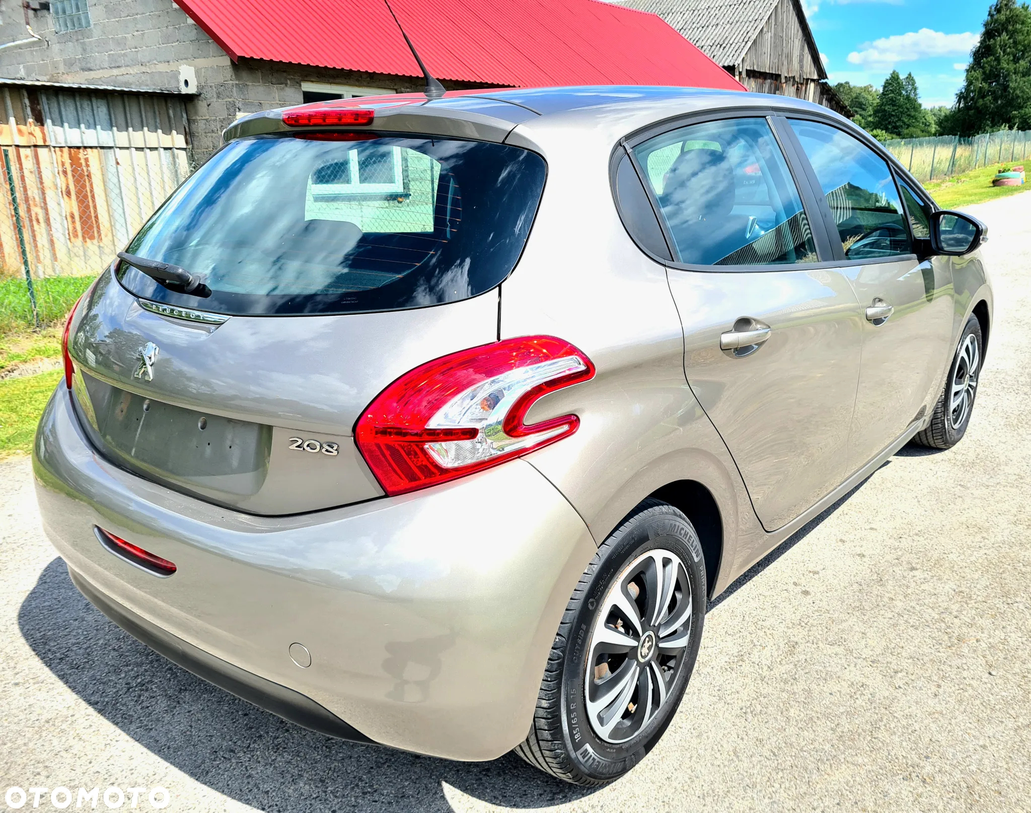 Peugeot 208 - 6