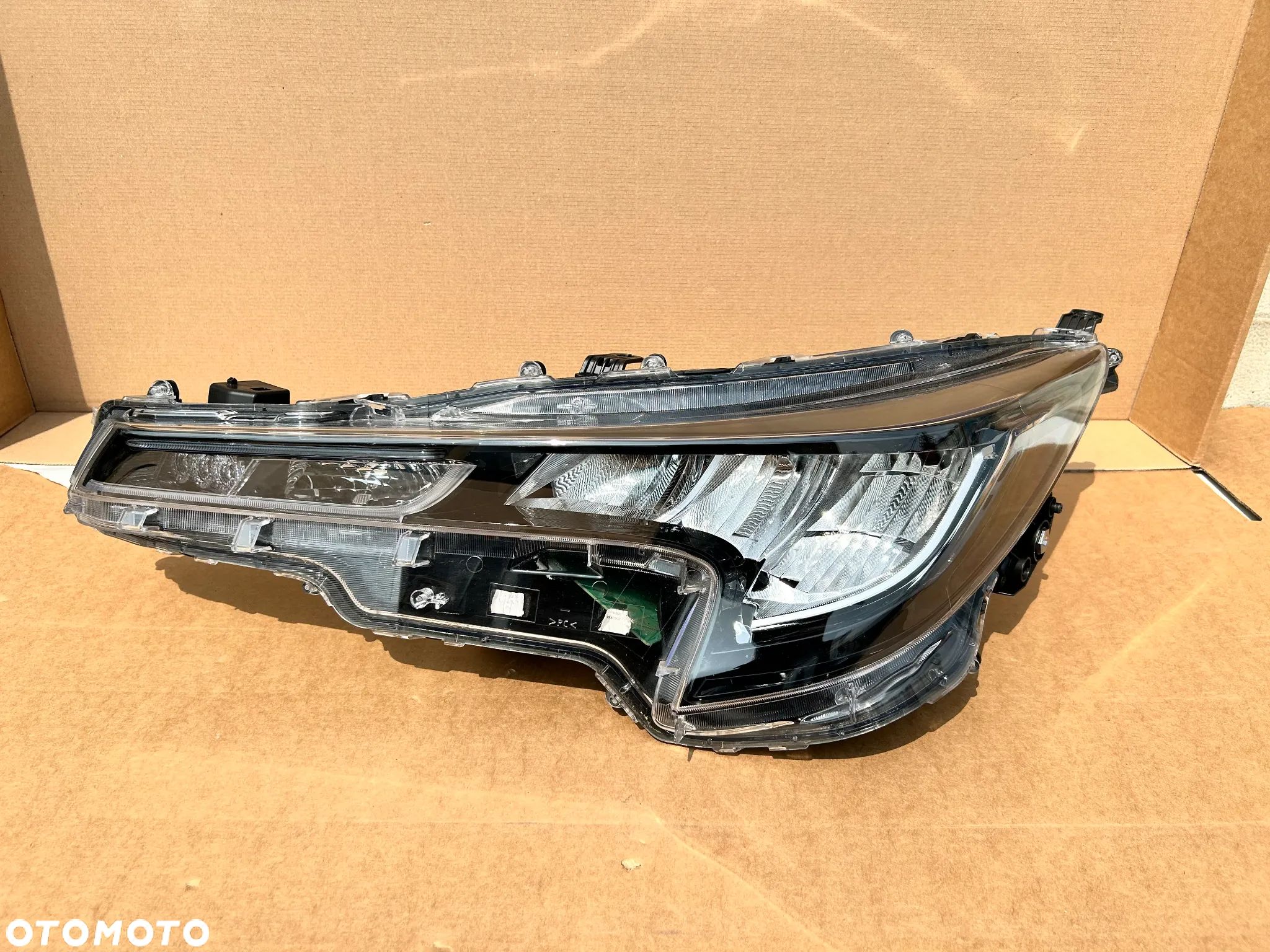 TOYOTA COROLLA E21 FULL LED 81150-02S60 LAMPA REFLEKTOR PRZÓD PRZEDNI LEWY - 1