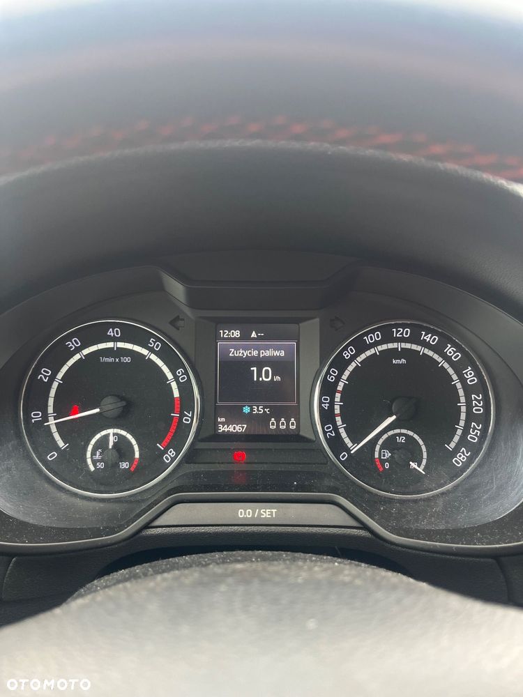 Skoda Octavia 2.0 TSI RS - 10