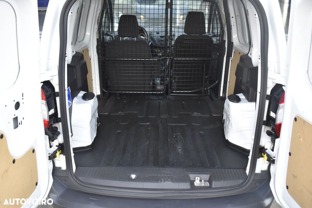 Ford Transit Courier - 8