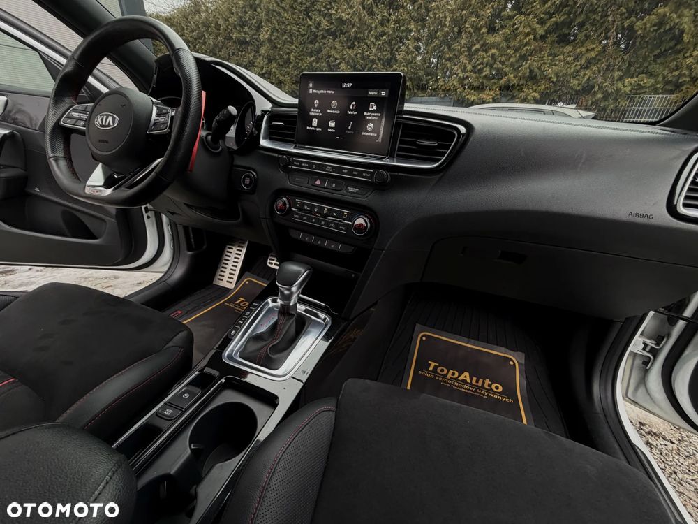 Kia ProCeed - 16