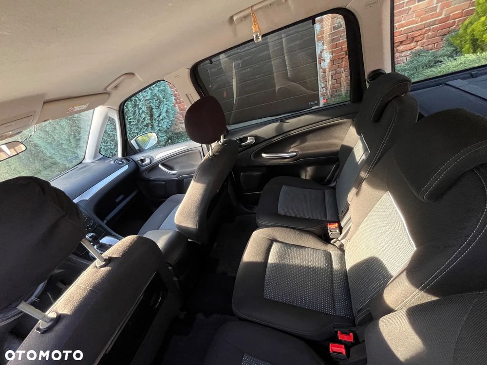 Ford Galaxy - 10