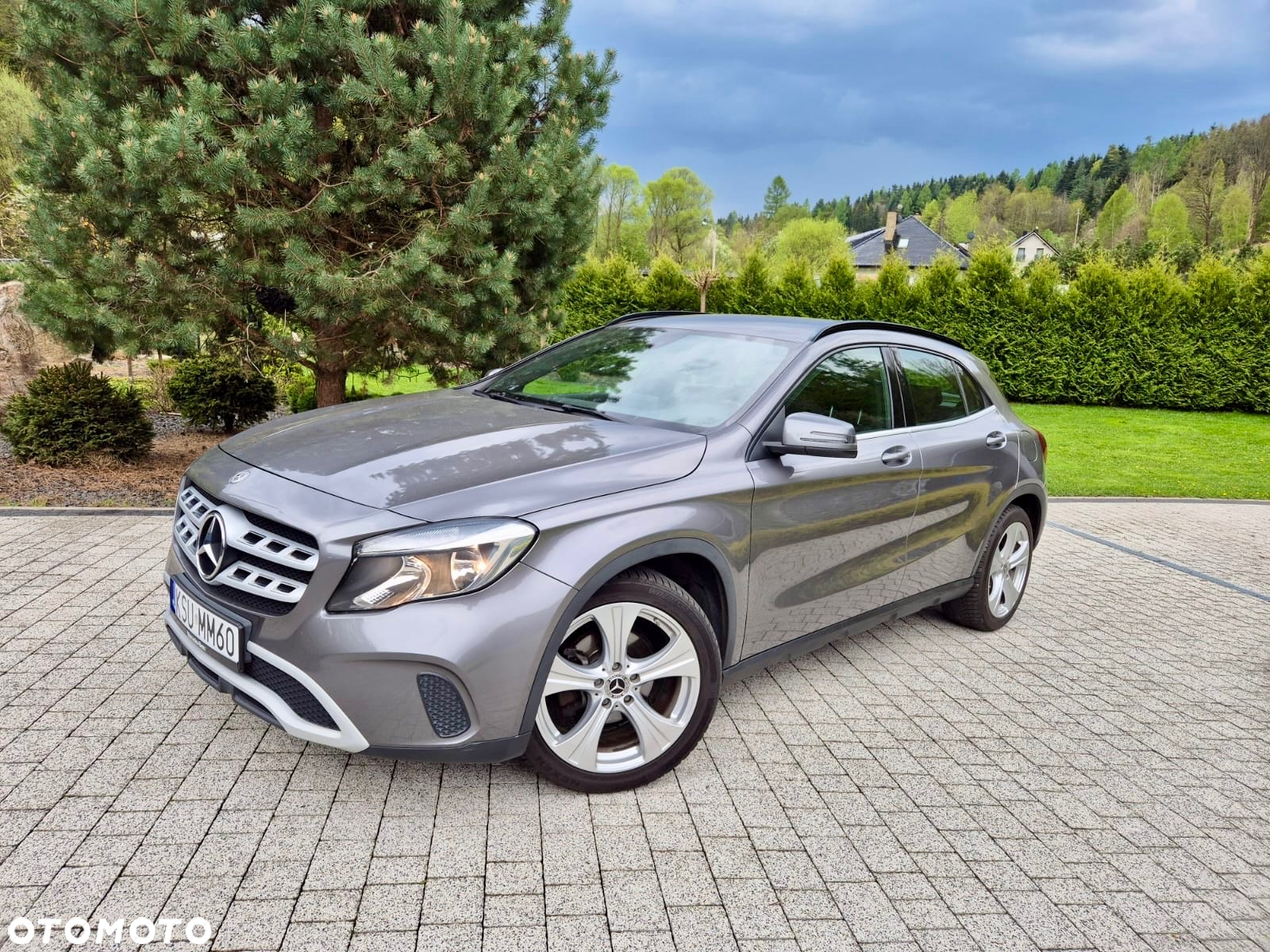 Mercedes-Benz GLA - 10