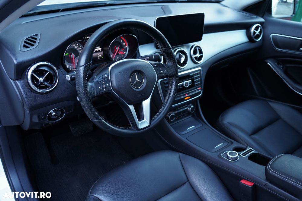 Mercedes-Benz GLA 200 (CDI) d 4Matic 7G-DCT AMG Line - 27