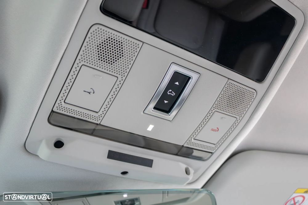 Land Rover Defender 3.0 I6 90 AWD SE - 30