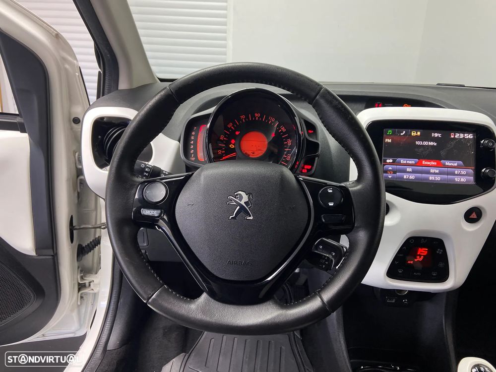 Peugeot 108 Top! 1.2 PureTech Allure - 14