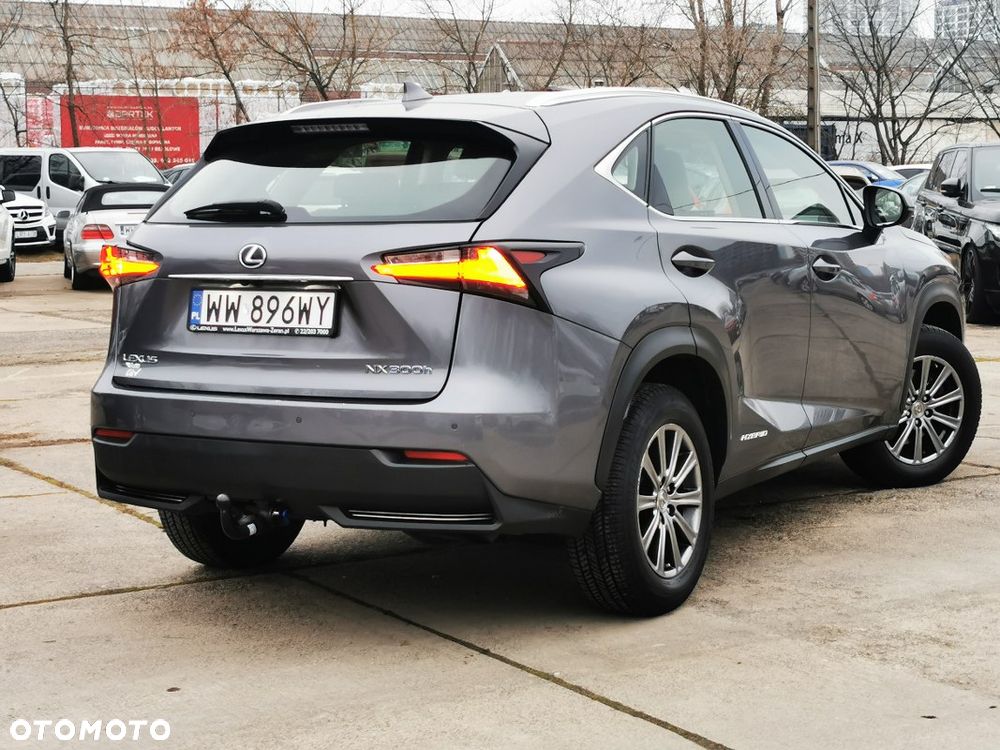 Lexus NX 300h Elite AWD - 26