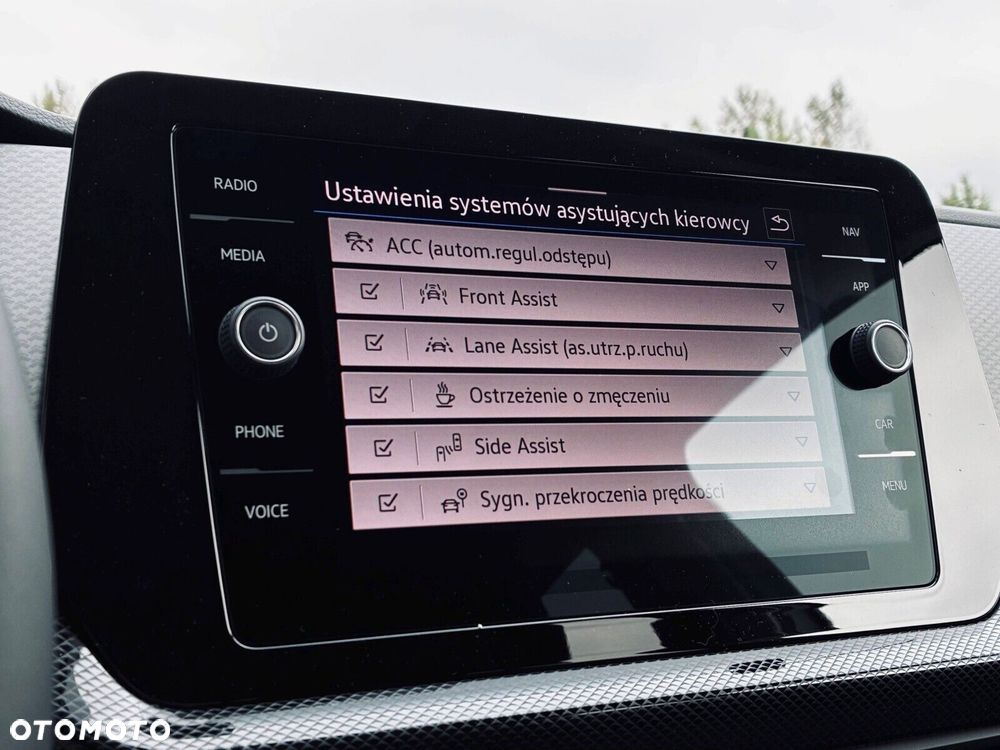 Volkswagen T-Cross - 16