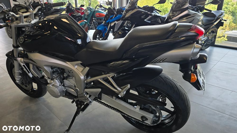 Yamaha FZ6 - 8