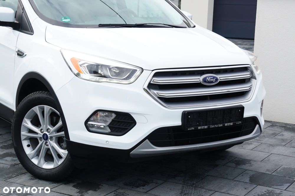 Ford Kuga 1.5 EcoBoost 2x4 Titanium - 5