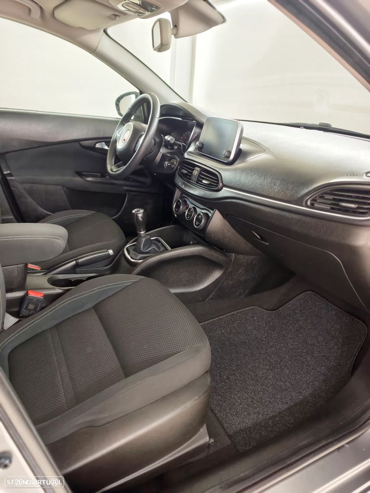 Fiat Tipo Station Wagon 1.3 M-Jet Lounge J17 - 21