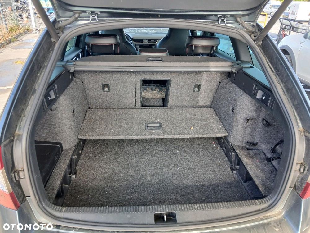 Skoda Octavia 2.0 TDI RS DSG - 13