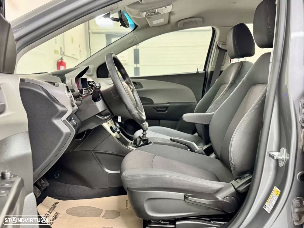 Chevrolet Aveo 1.2 LT - 17