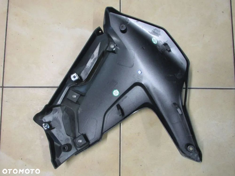 Benelli TRK 502X owiewka osłona boczek prawy - 2