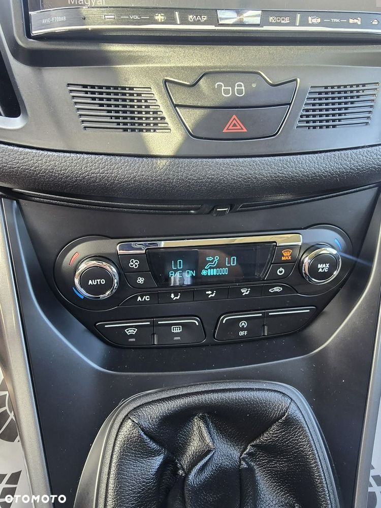 Ford Kuga - 28