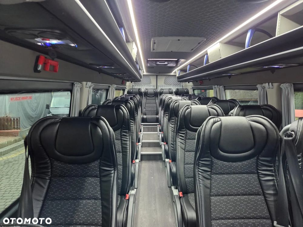 Mercedes-Benz Sprinter - 9