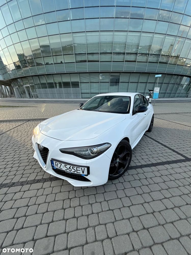 Alfa Romeo Giulia 2.0 Turbo Veloce - 12