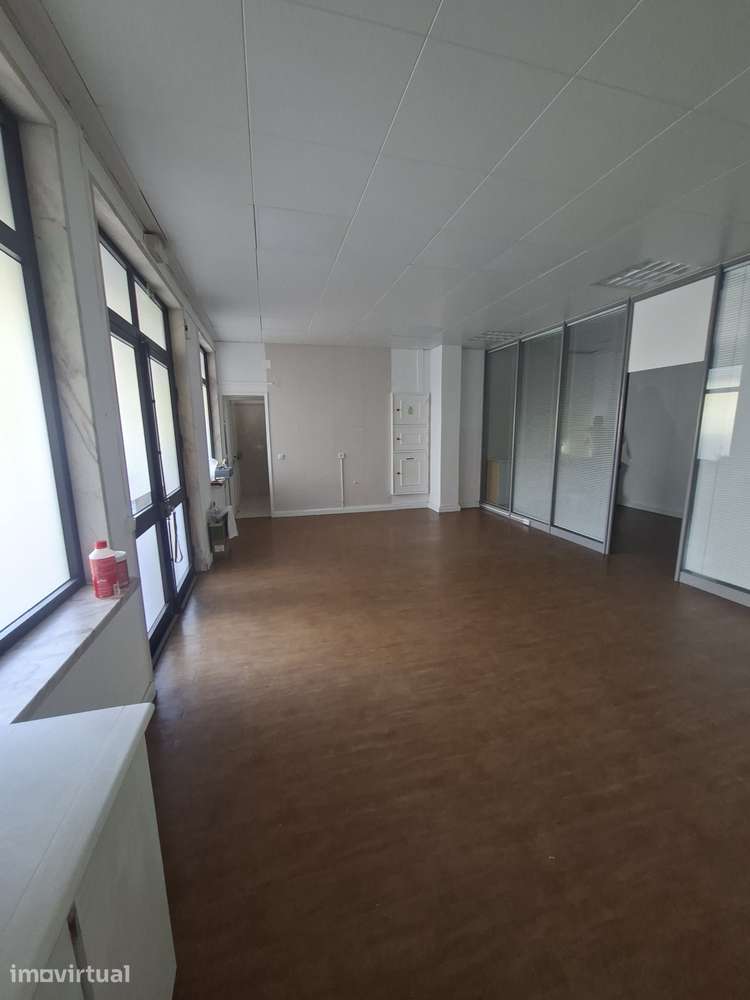 Imóvel comercial para arrendar em Mem Martins - Grande imagem: 5/5