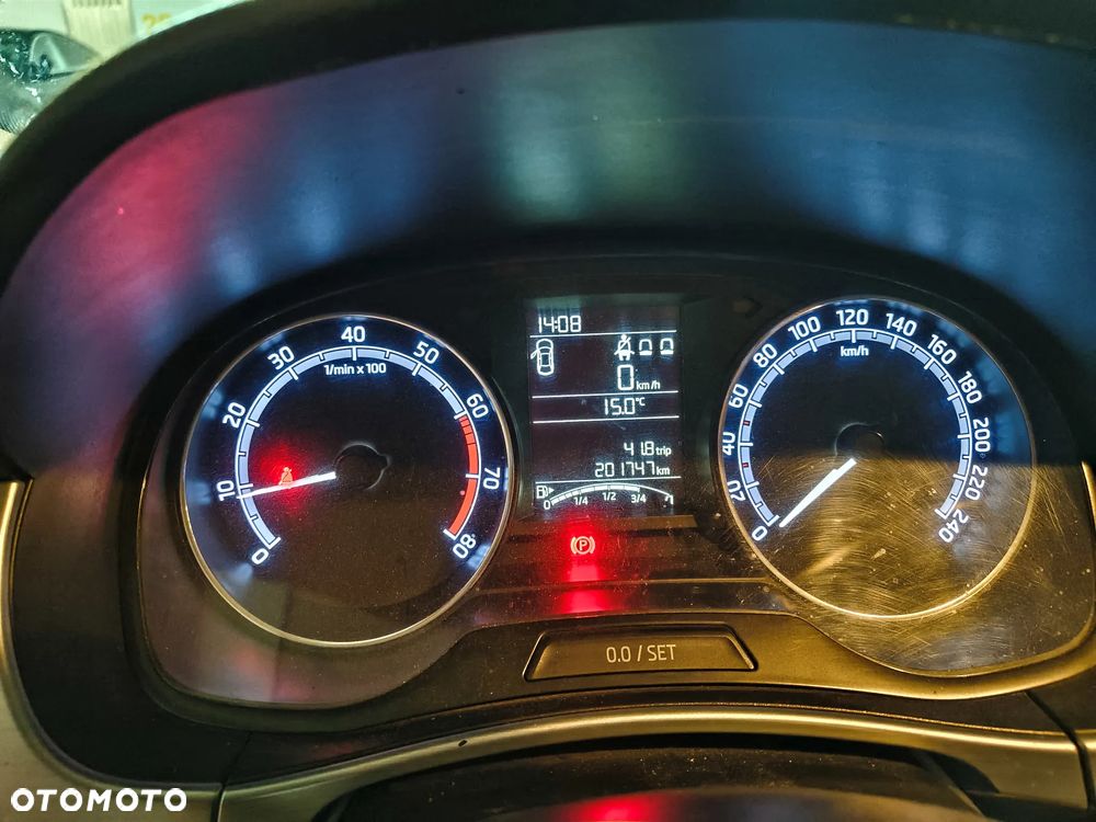 Skoda Fabia 1.0 Ambition - 8