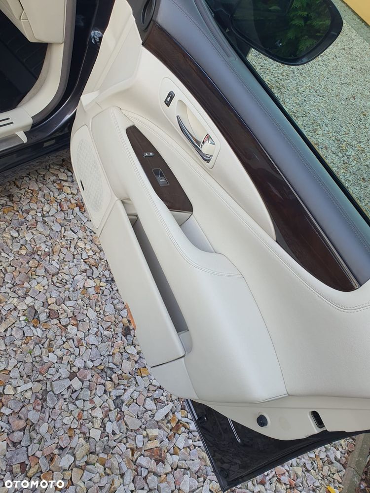 Lexus LS 460 Prestige - 21