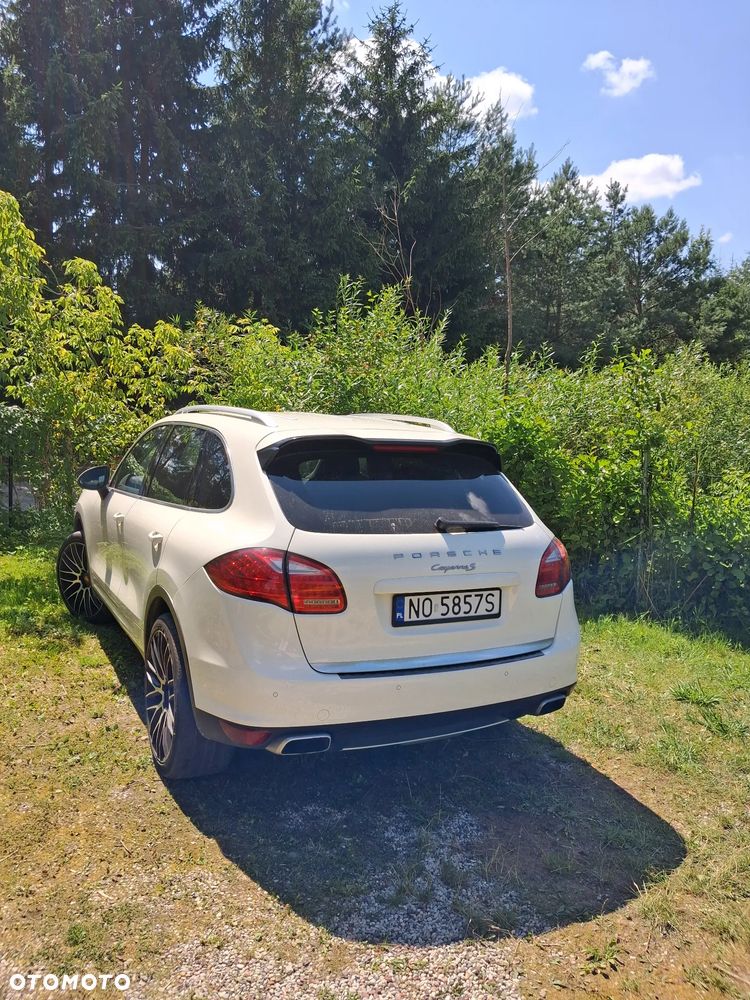 Porsche Cayenne - 2