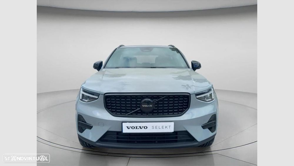 Volvo XC 40 2.0 B3 Plus Dark - 3