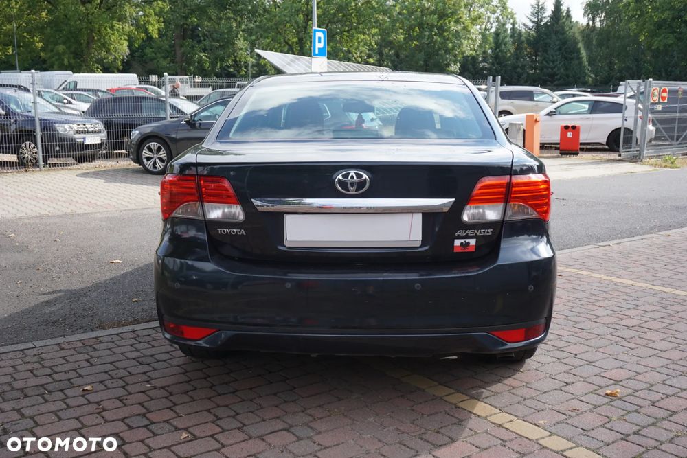 Toyota Avensis 2.0 D-4D Premium - 4