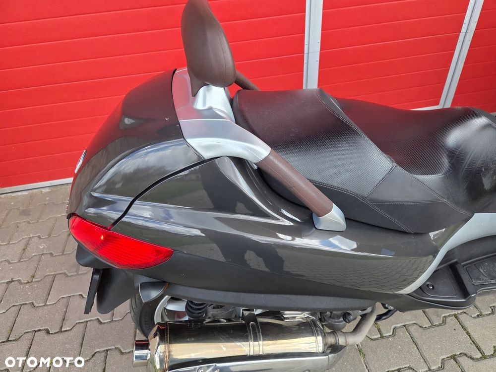 Piaggio MP-3 - 7