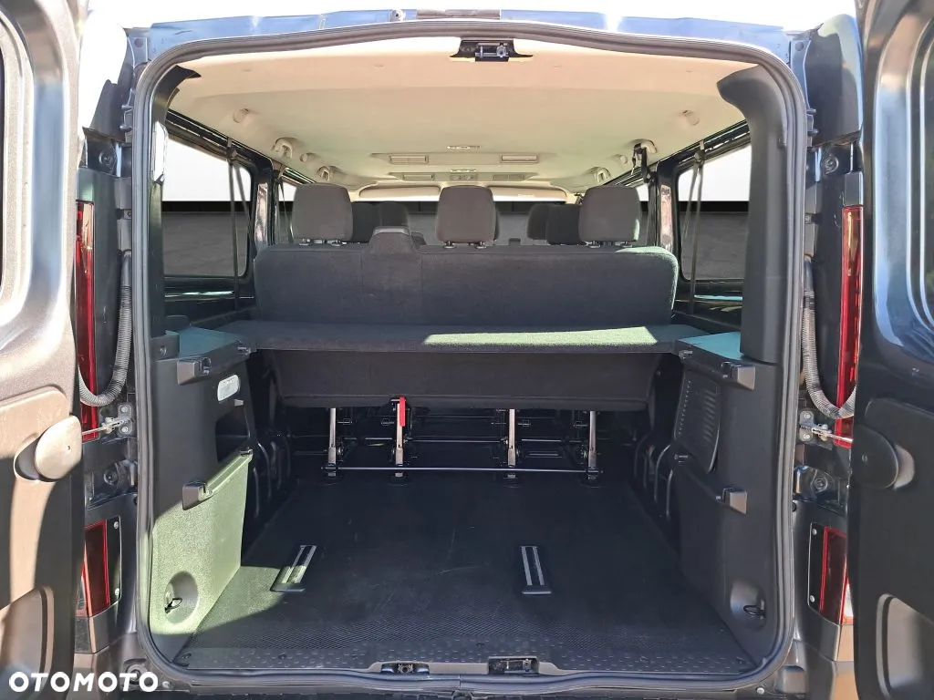 Renault Trafic BUS - 25
