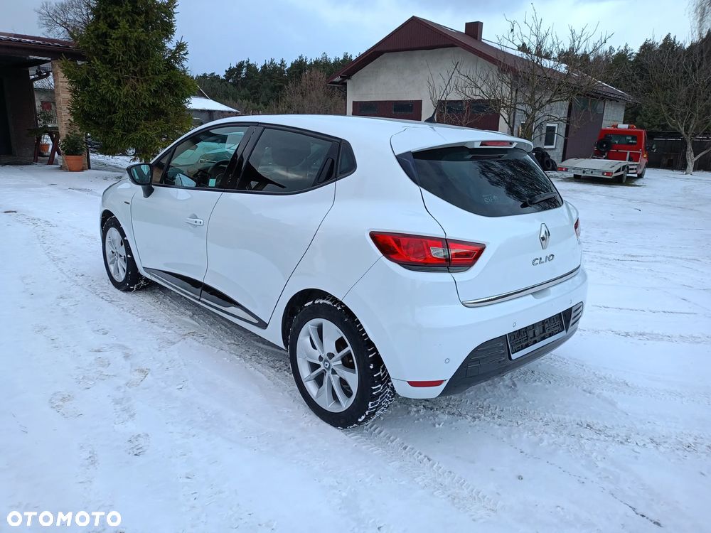 Renault Clio 1.2 16V 75 Limited - 10