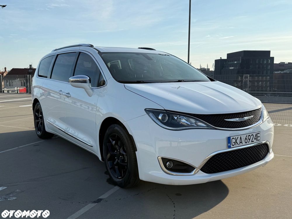 Chrysler Pacifica - 3