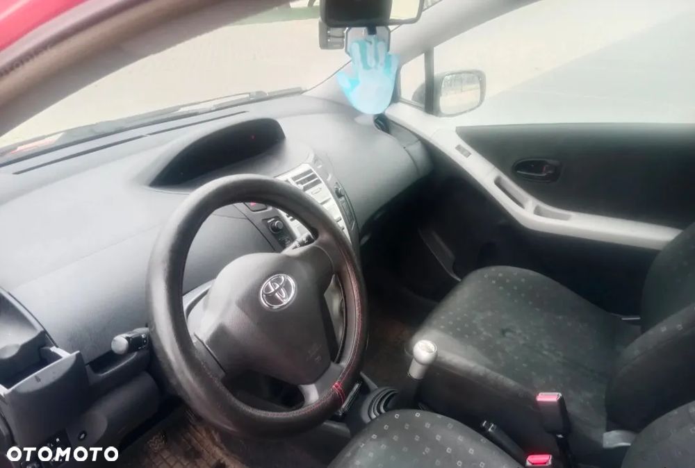 Toyota Yaris 1.3 Luna - 4