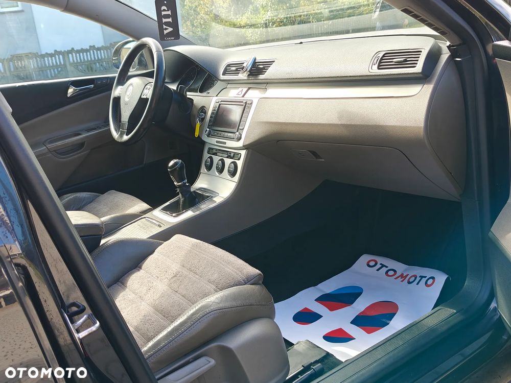 Volkswagen Passat 2.0 TDI Comfortline - 18