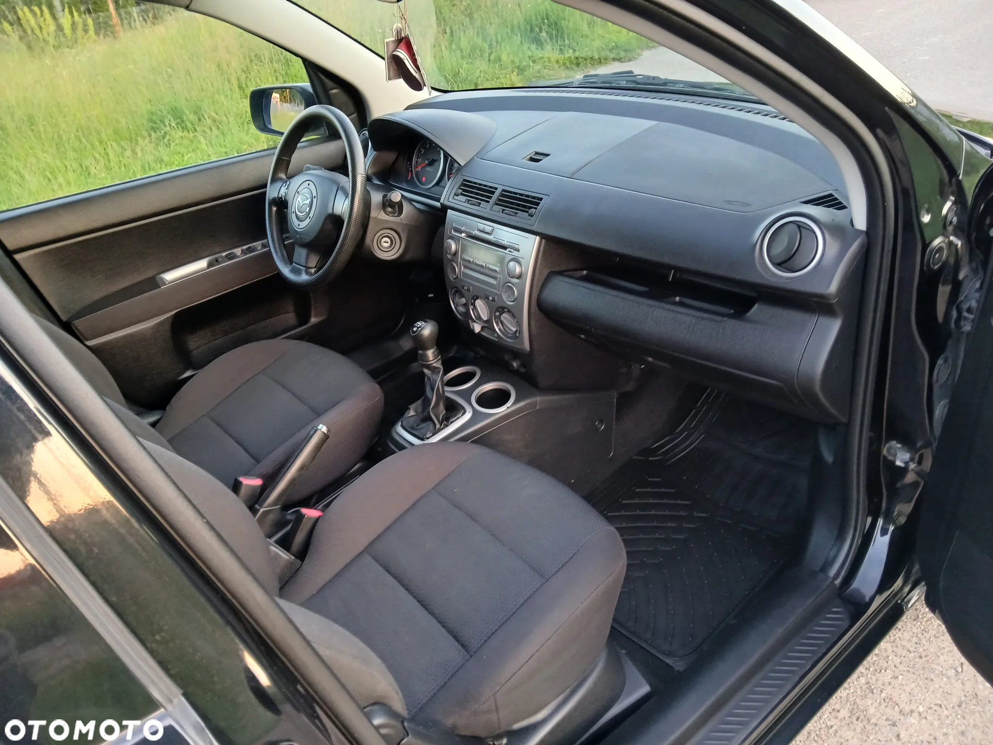 Mazda 2 - 10