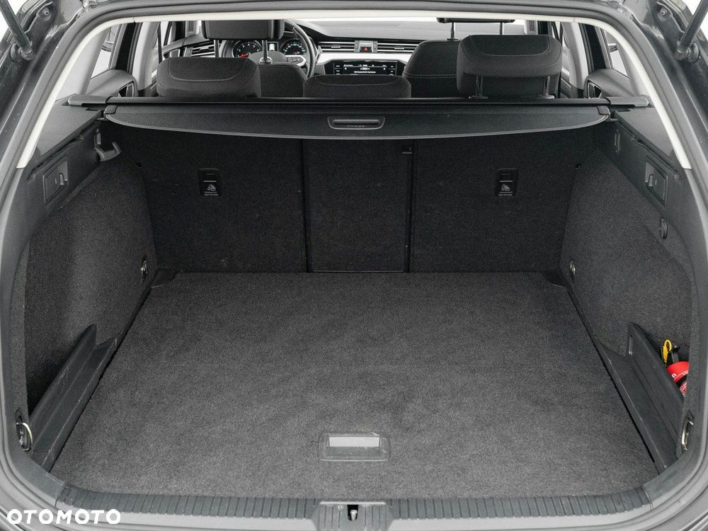 Volkswagen Passat - 26